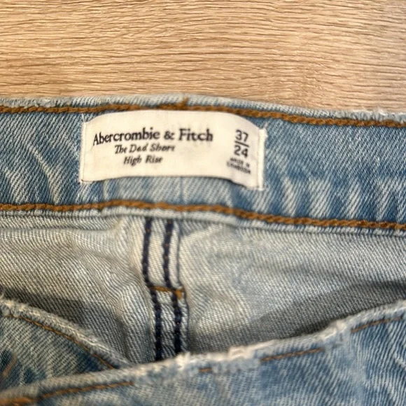 New Abercrombie Dad Shorts - Picture 3 of 5